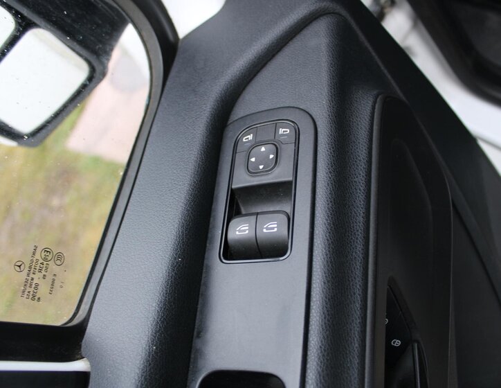 Mercedes-Benz Sprinter 14