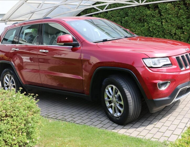 Jeep Grand Cherokee 8