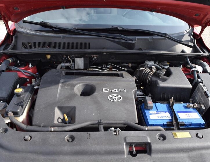 Toyota RAV4 SUV / Terénní 2,2 l 100 kw