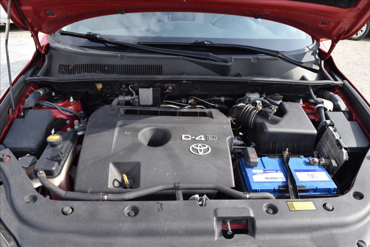 Toyota RAV4 SUV / Terénní 2,2 l 100 kw