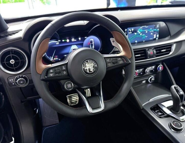 Alfa Romeo Stelvio SUV / Terénní 2,0 l 206 kw