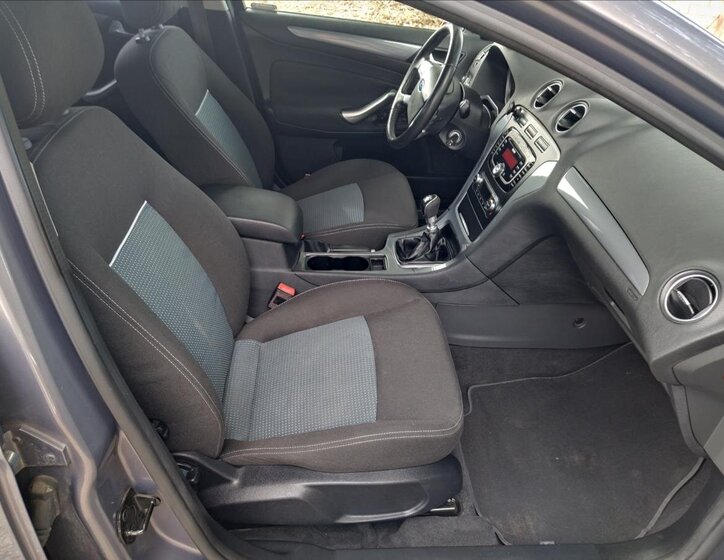 Ford Mondeo Kombi 2,0 l 120 kw