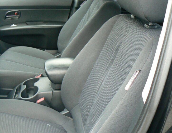 KIA Carens Hatchback 1,6 l 94 kw