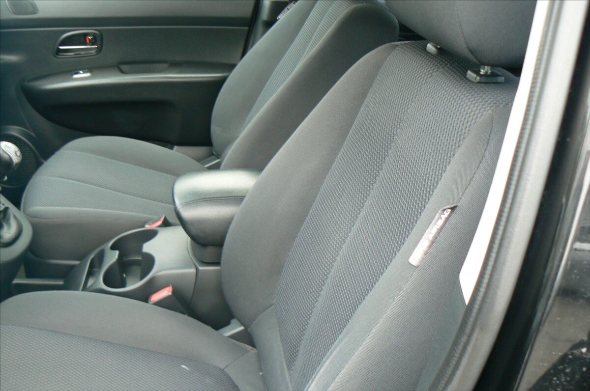 KIA Carens Hatchback 1,6 l 94 kw