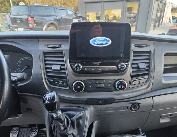 Ford Transit 9