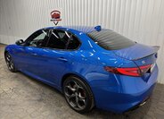 Alfa Romeo Giulia Sedan / Limuzína 2,0 l 206 kw