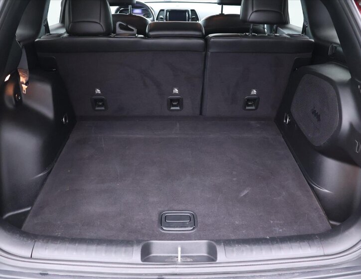 Jeep Cherokee SUV 3,2 l 200 kw