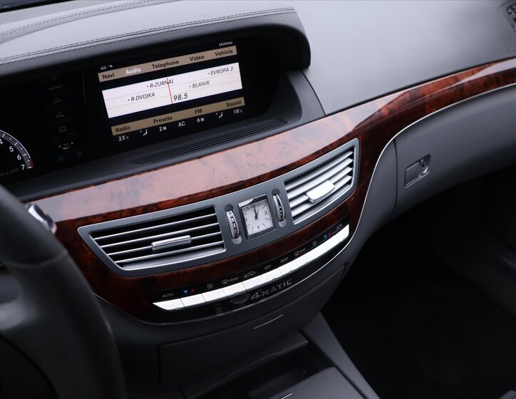 Mercedes-Benz Třídy S 24