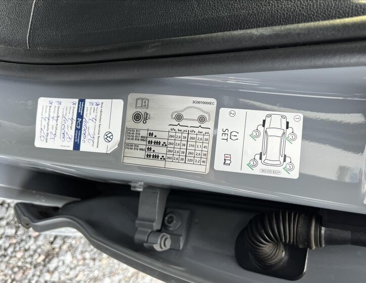 Volkswagen Passat Kombi 1,4 l 160 kw