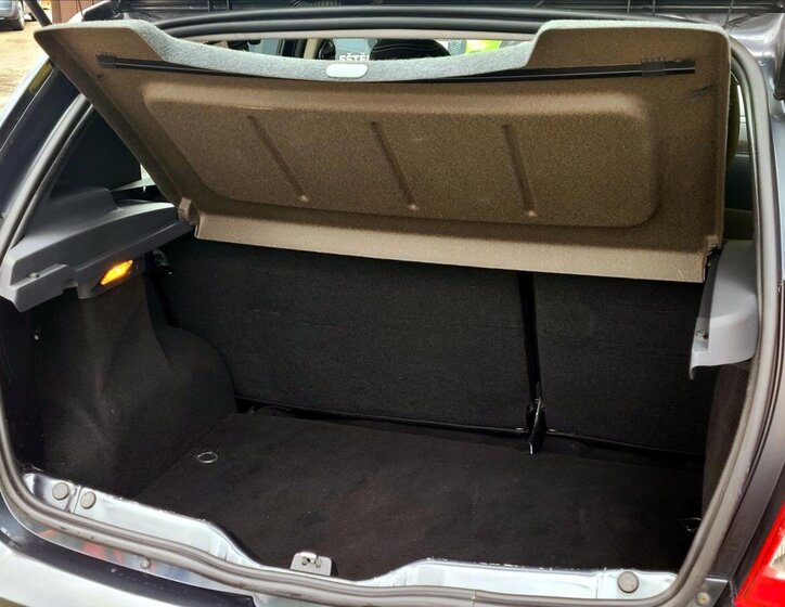 Dacia Sandero Hatchback 1,6 l 62 kw