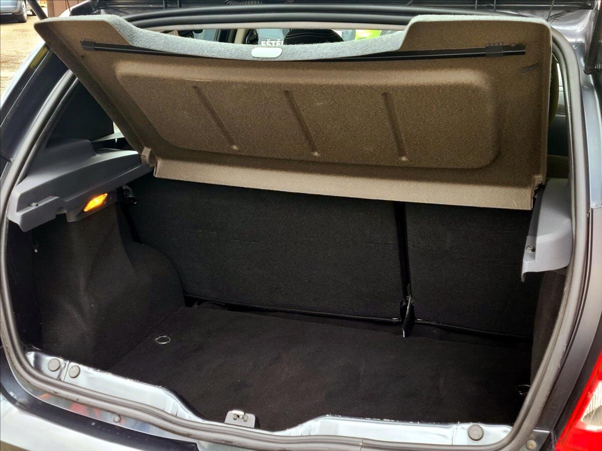 Dacia Sandero Hatchback 1,6 l 62 kw