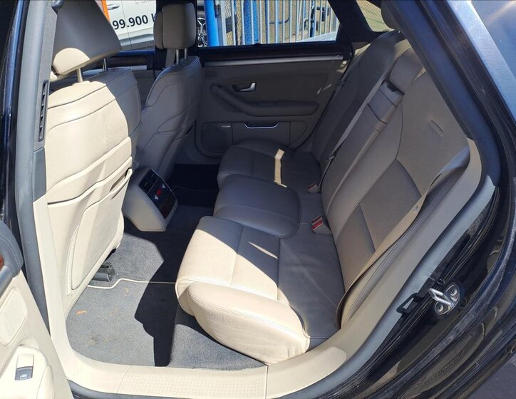 Audi A8 Sedan 4,1 l 240 kw