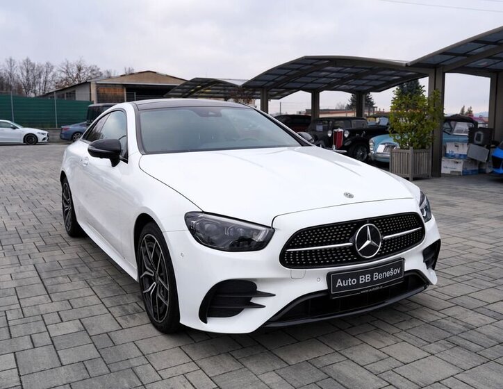 Mercedes-Benz Třídy E 8