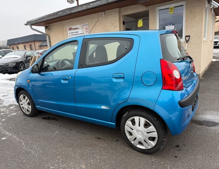 Nissan Pixo Hatchback 996,0 50 kw