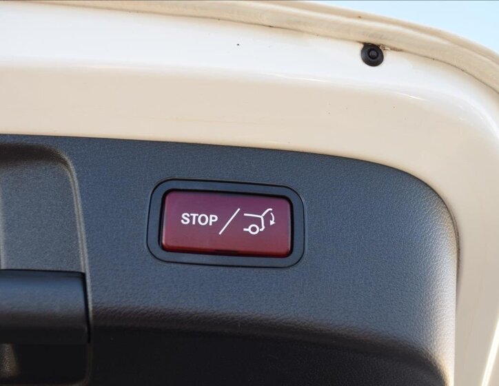 Mercedes-Benz GLA 25