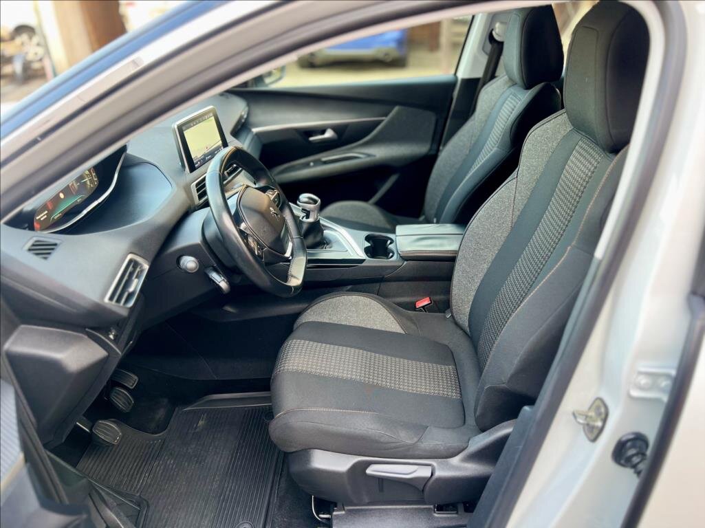 Peugeot 3008 SUV / Terénní 1,2 l 96 kw