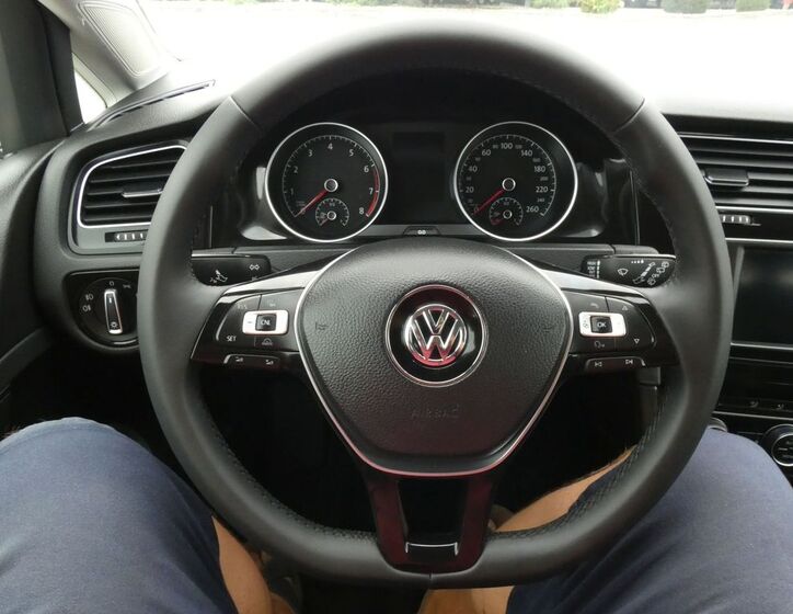 Volkswagen Golf 33