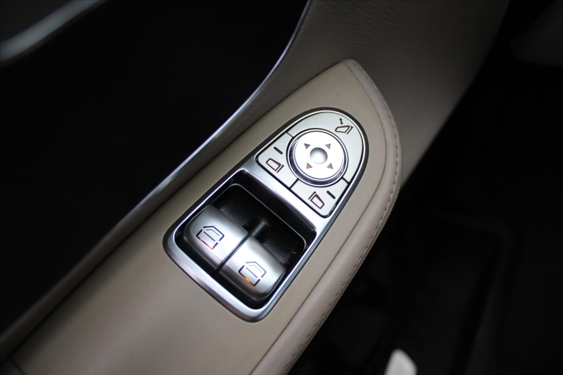 Mercedes-Benz Třídy V MPV 2,1 l 140 kw