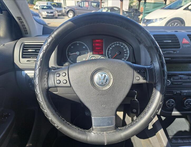 Volkswagen Golf 13
