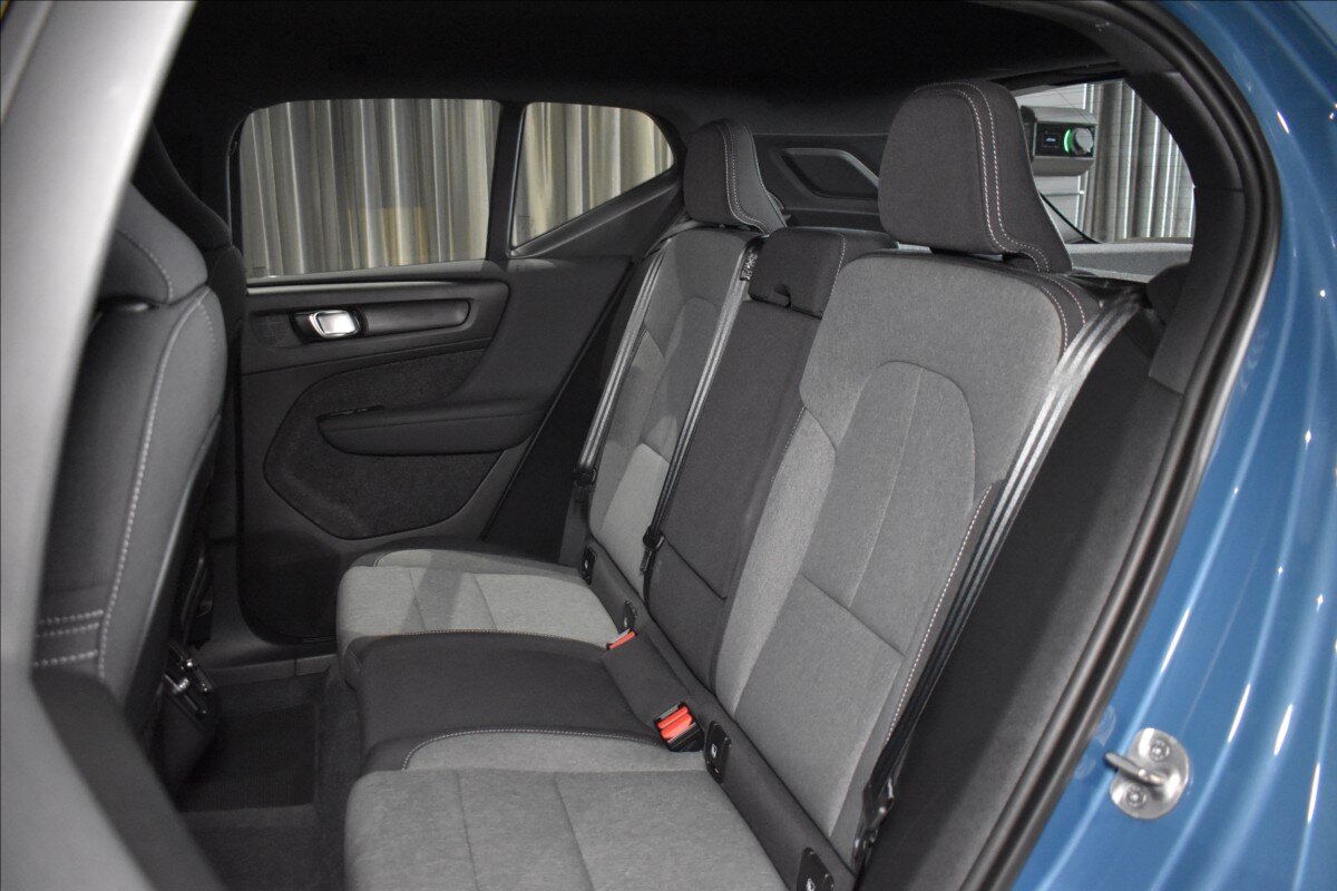 Volvo XC40 SUV / Terénní 2,0 l 120 kw