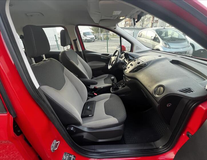 Ford Tourneo Courier 17