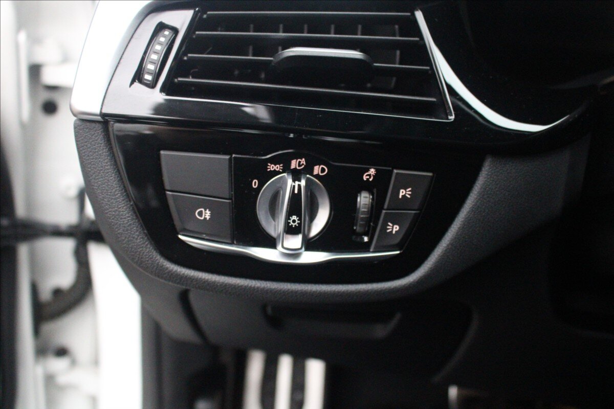 BMW Řada 5 Kombi 3,0 l 210 kw