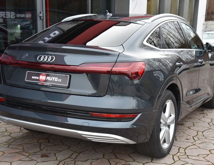 Audi e-tron SUV 0,0 300 kw