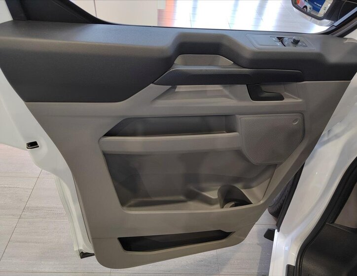 Ford Transit Custom Skříň 2,0 l 100 kw