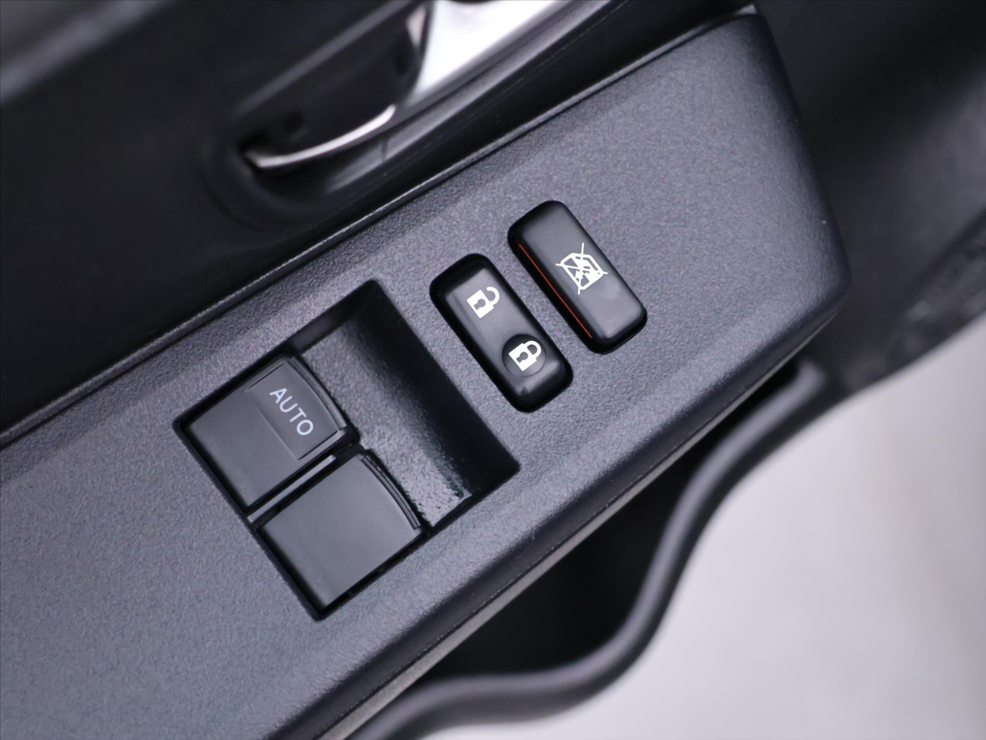 Toyota Yaris Hatchback 998,0 51 kw