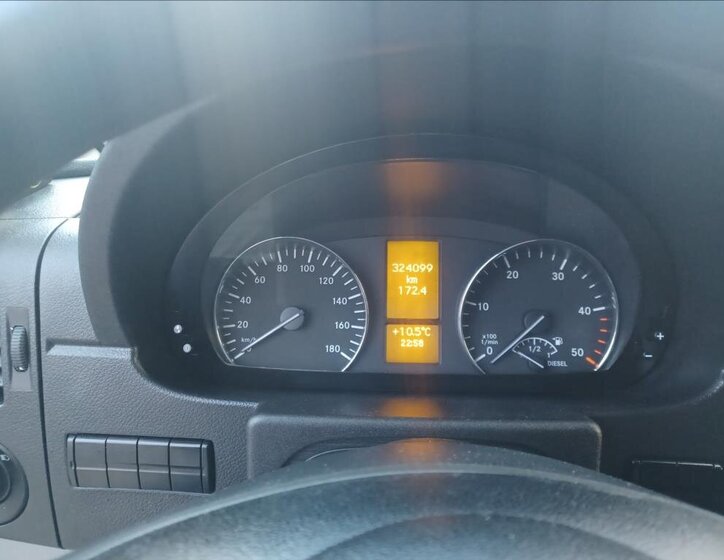 Mercedes-Benz Sprinter 11