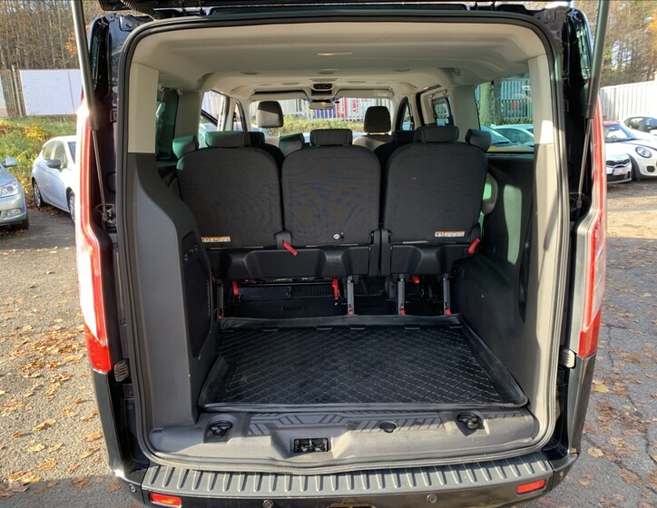 Ford Tourneo Custom 17