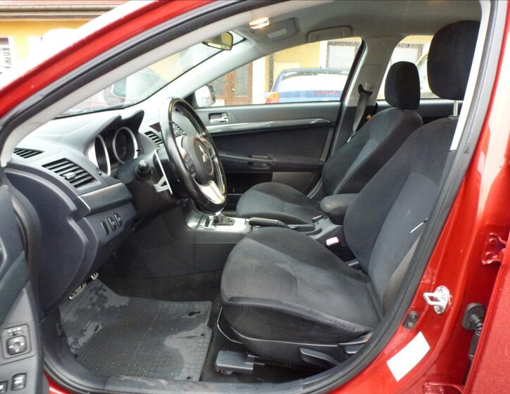 Mitsubishi Lancer Hatchback 2,0 l 217 kw