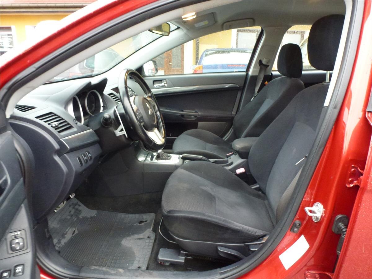 Mitsubishi Lancer Hatchback 2,0 l 217 kw