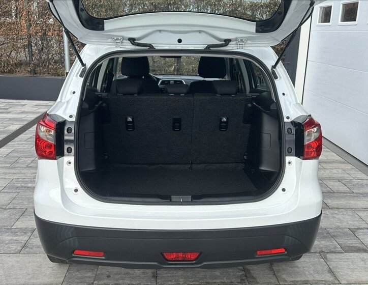 Suzuki S-Cross Hatchback 998,0 82 kw