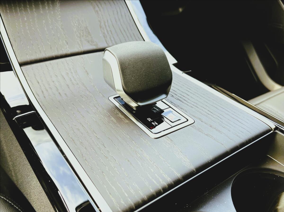 Land Rover Range Rover Velar SUV / Terénní 2,0 l 150 kw