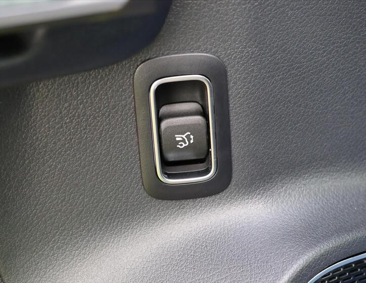 Mercedes-Benz GLB 21