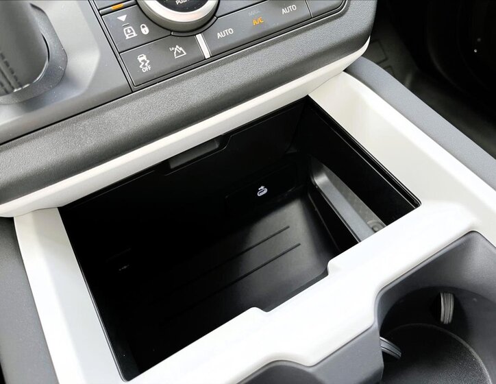 Land Rover Defender SUV / Terénní 3,0 l 147 kw