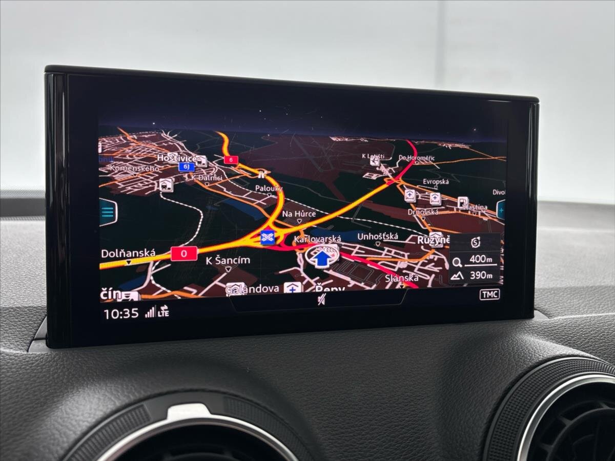 Audi Q2 SUV / Terénní 1,5 l 110 kw