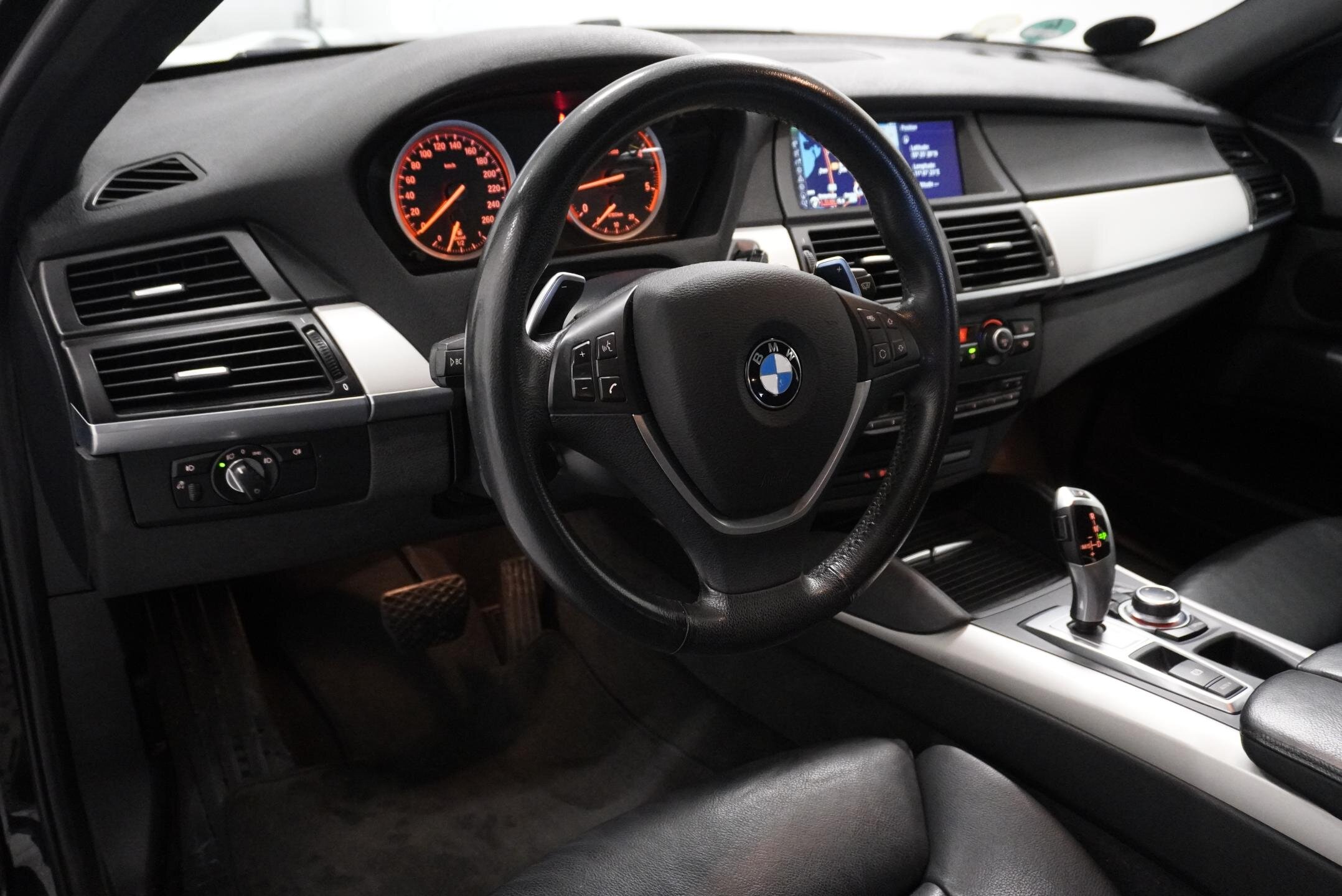 BMW X6 SUV 3,0 l 180 kw