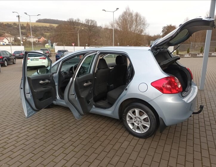 Toyota Auris Hatchback 1,4 l 66 kw