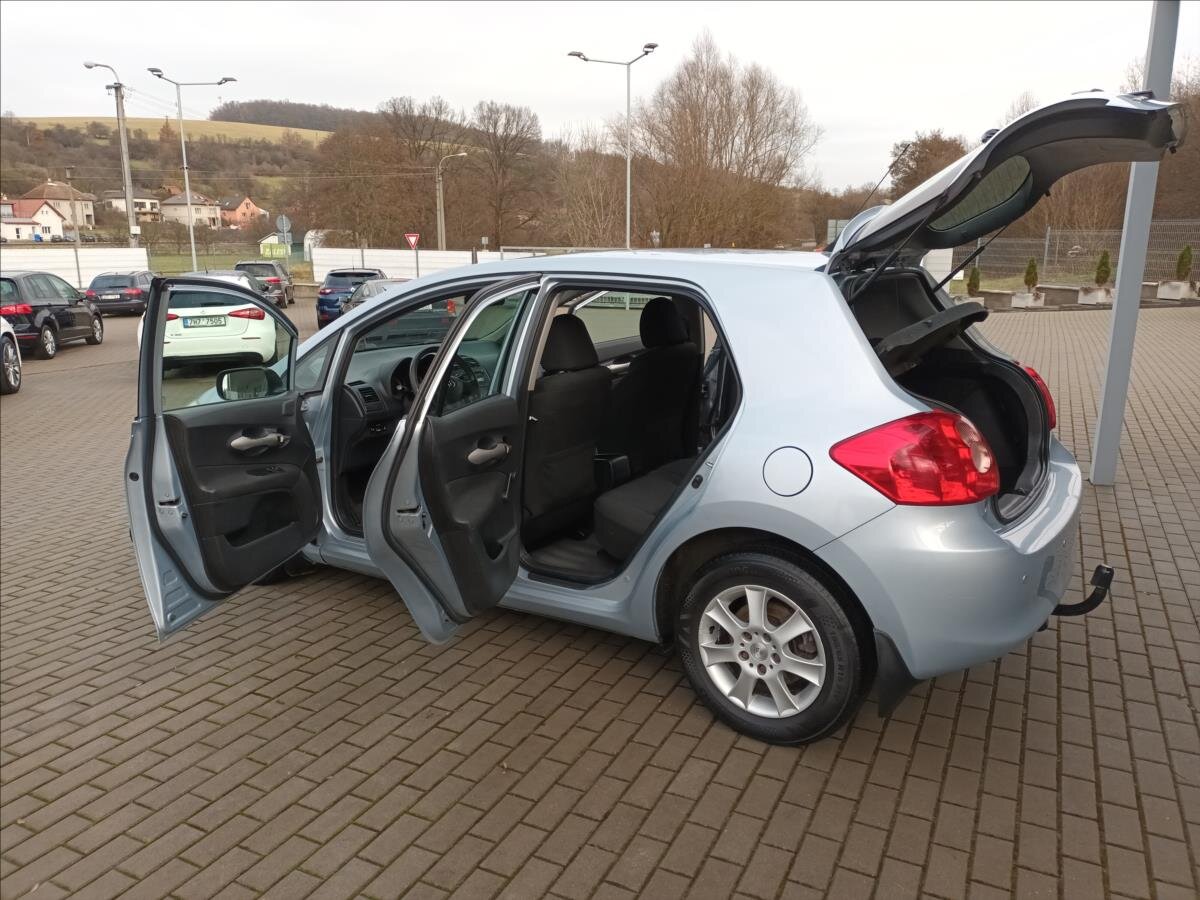 Toyota Auris Hatchback 1,4 l 66 kw