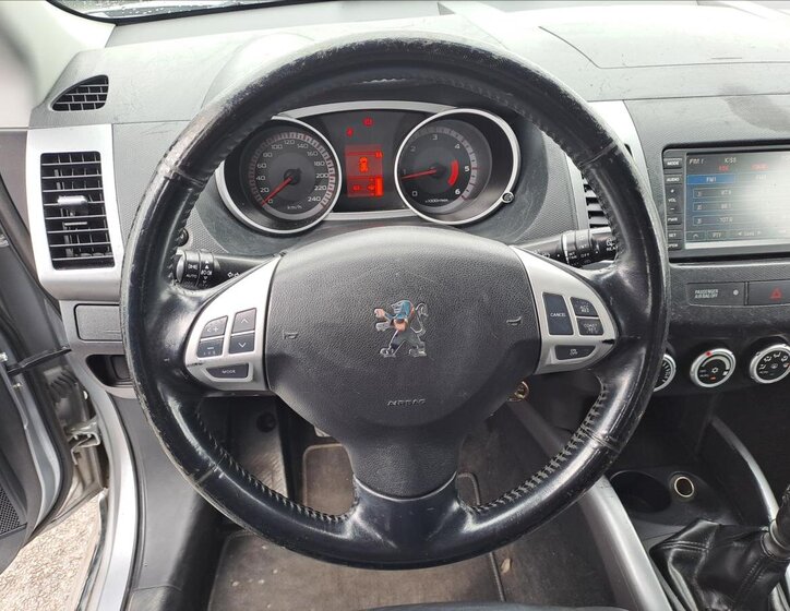 Peugeot 4007 SUV / Terénní 2,2 l 115 kw