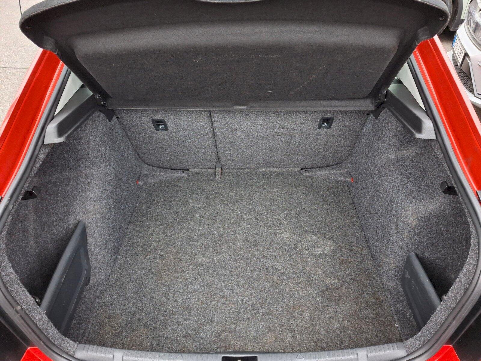 Škoda Rapid Sedan / Limuzína 1,2 l 66 kw