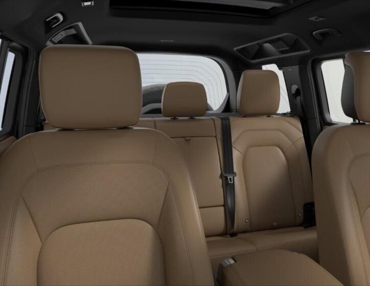 Land Rover Defender 7