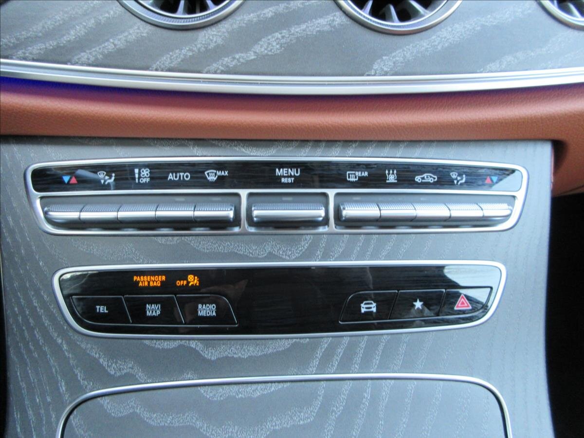 Mercedes-Benz CLS Sedan 3,0 l 270 kw