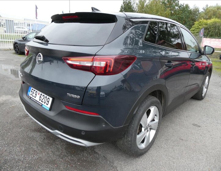 Opel Grandland X SUV / Terénní 1,2 l 96 kw