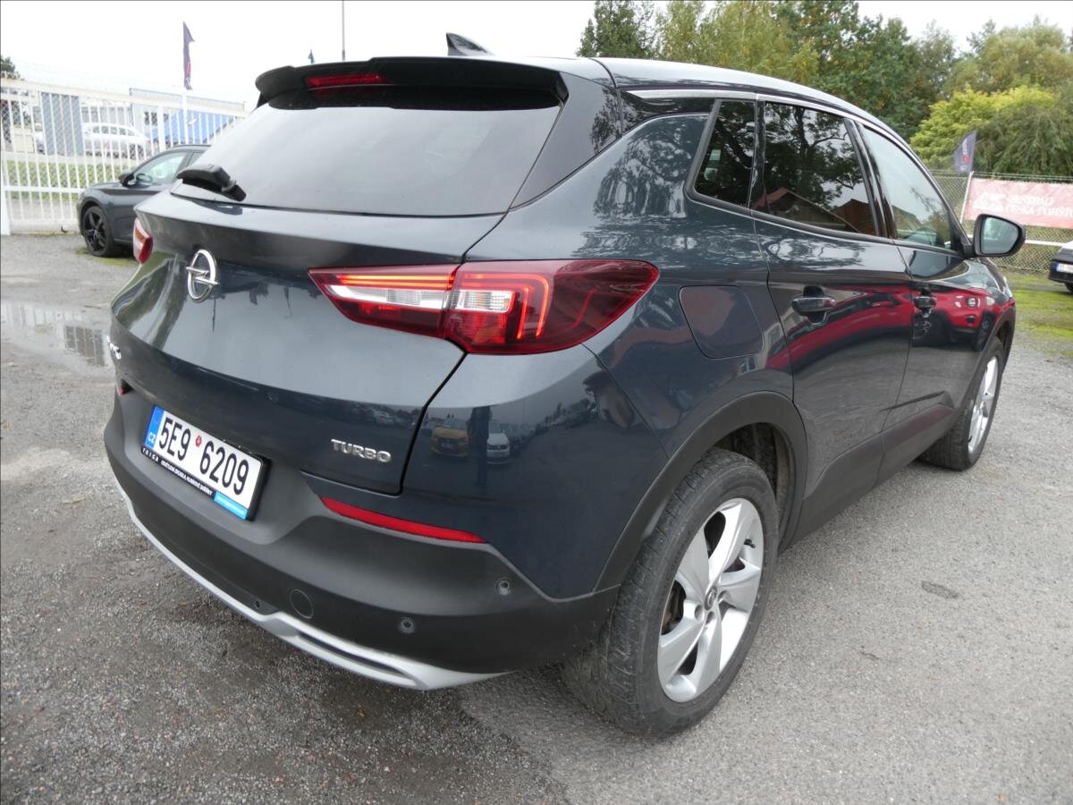 Opel Grandland X SUV / Terénní 1,2 l 96 kw