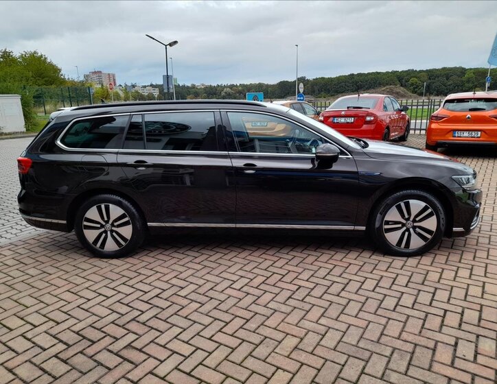 Volkswagen Passat Kombi 1,4 l 115 kw