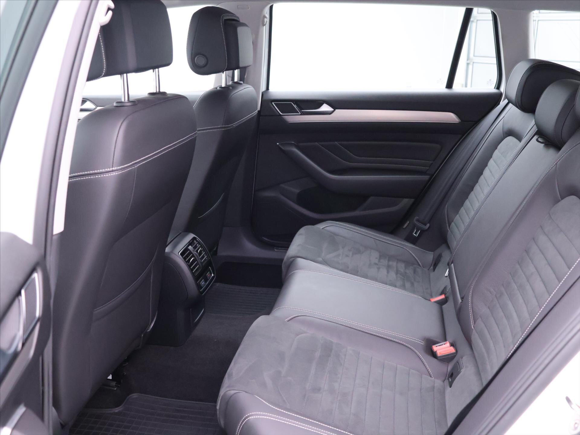 Volkswagen Passat Kombi 2,0 l 206 kw