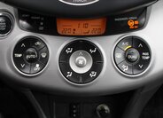 Toyota RAV4 SUV 2,2 l 100 kw